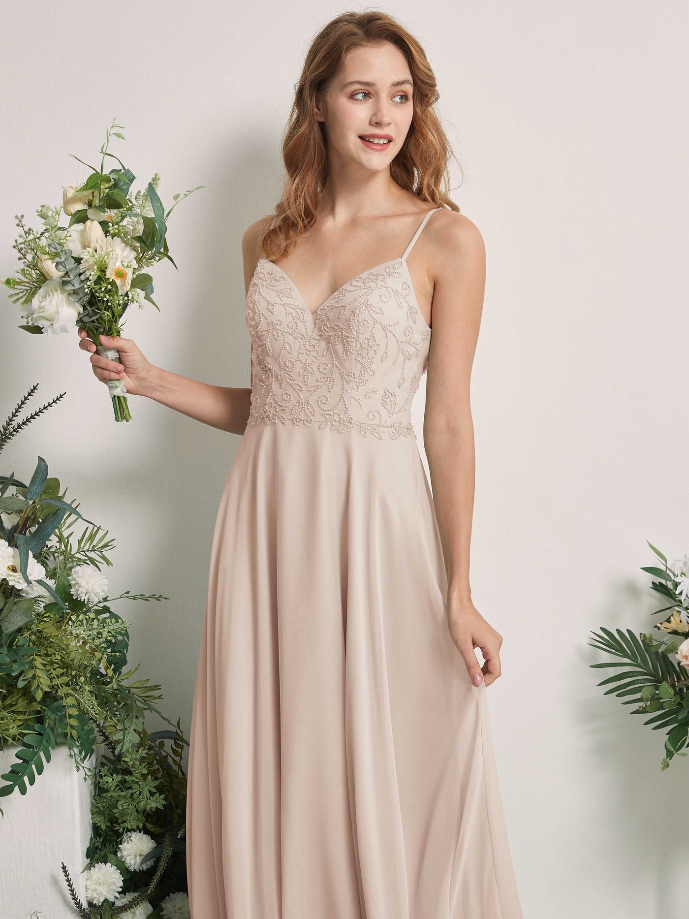 Carlyna Vestido línea A Escote en V Tirantes finos Hasta el suelo Dama de honor Champán #color_champ-n