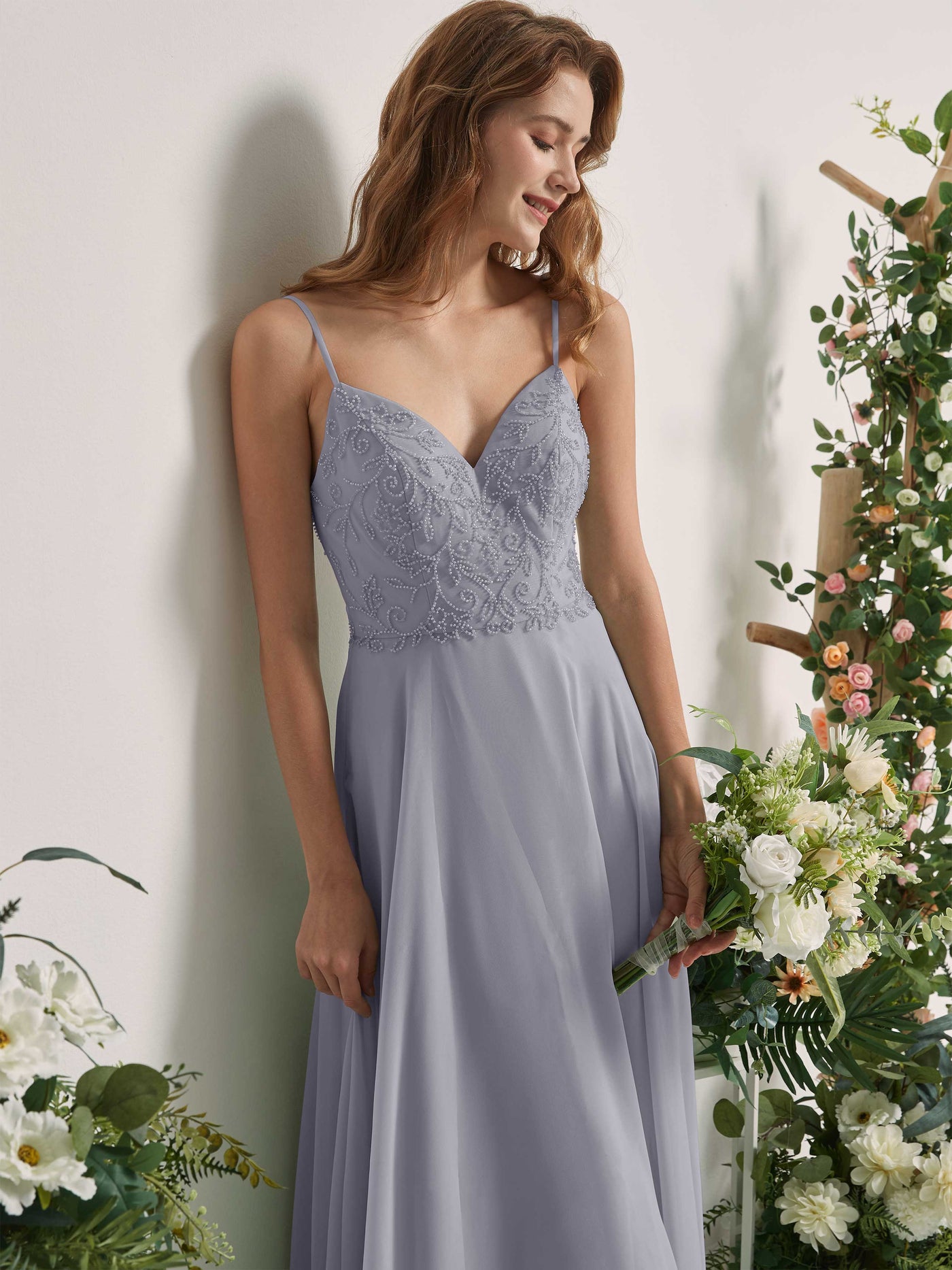 Carlyna Vestido línea A Escote en V Tirantes finos Hasta el suelo Dama de honor Lavanda Viejo #color_lavanda-viejo