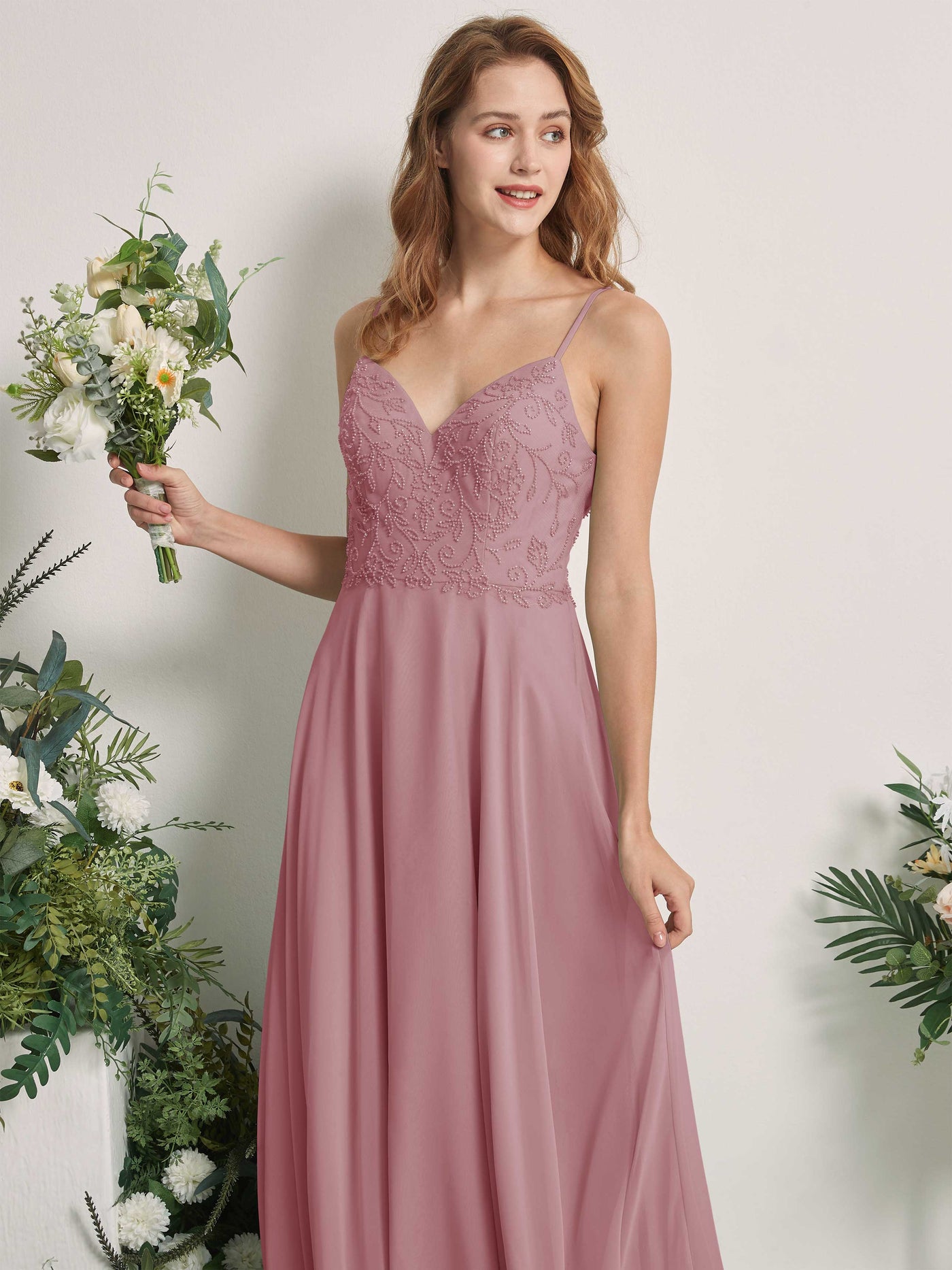 Carlyna Vestido línea A Escote en V Tirantes finos Hasta el suelo Dama de honor Malva Clásico #color_malva-cl-sico