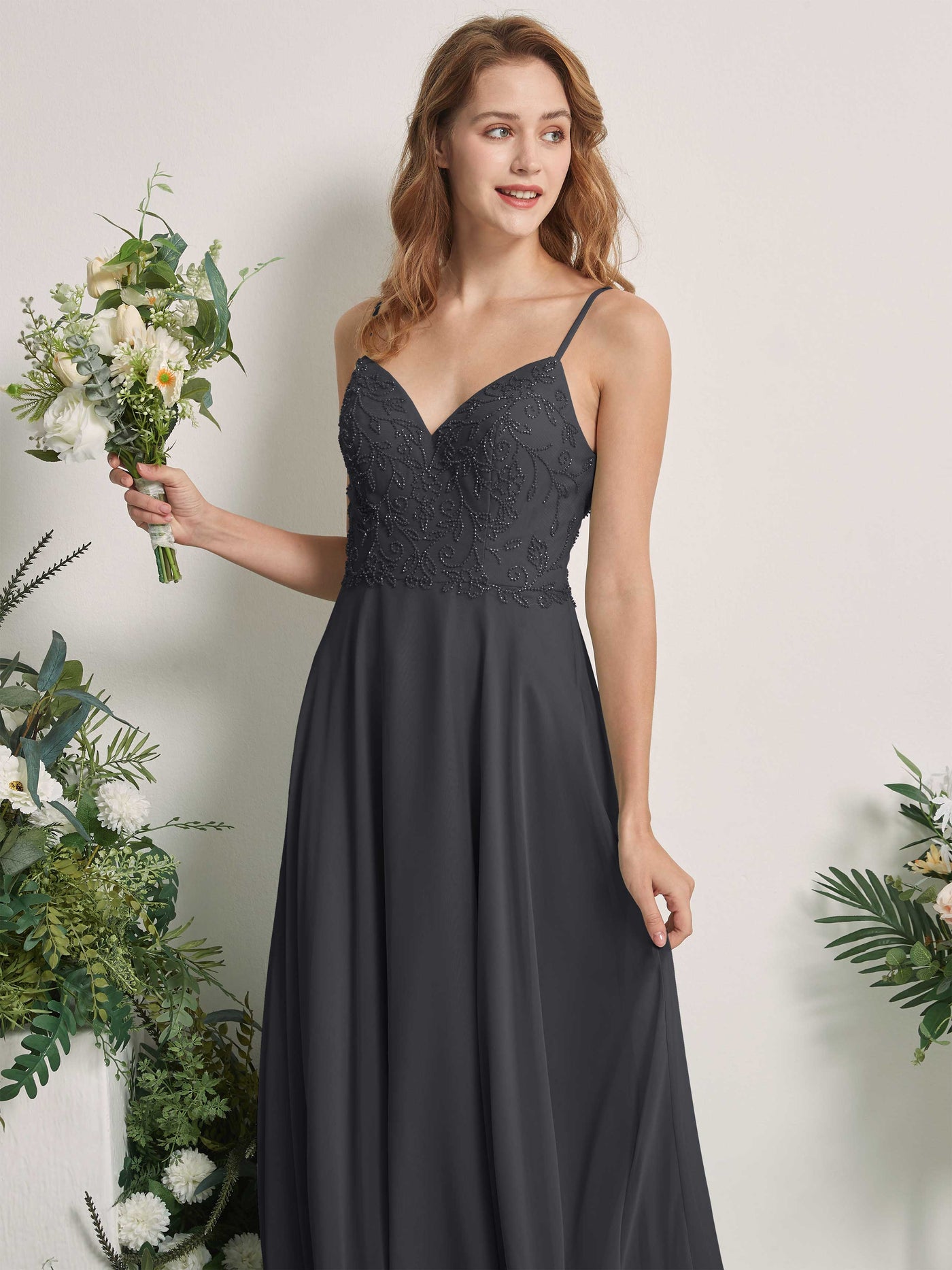 Carlyna Vestido línea A Escote en V Tirantes finos Hasta el suelo Dama de honor Peltre #color_peltre