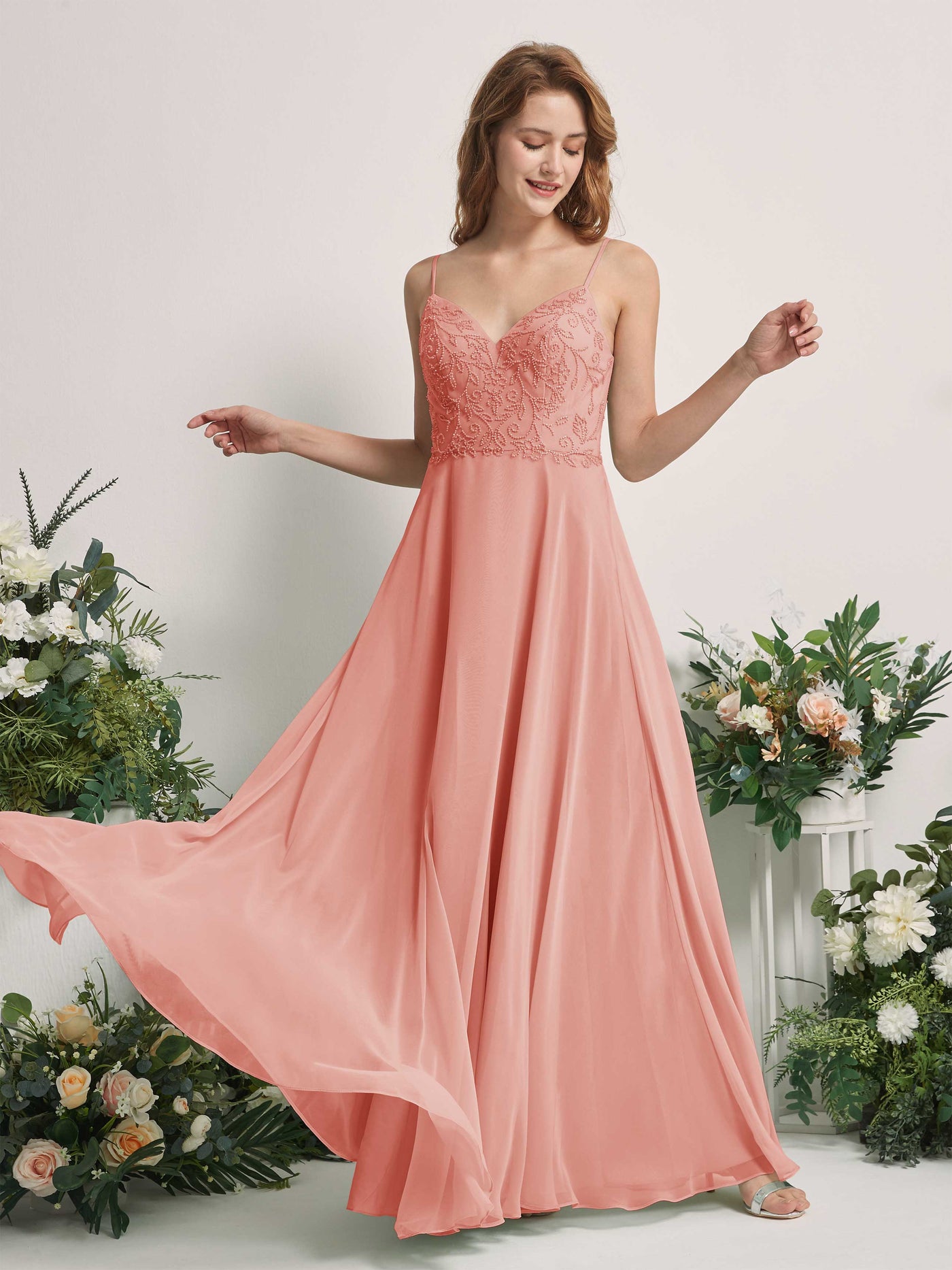 Carlyna Vestido línea A Escote en V Tirantes finos Hasta el suelo Dama de honor Rosa Champán #color_rosa-champ-n