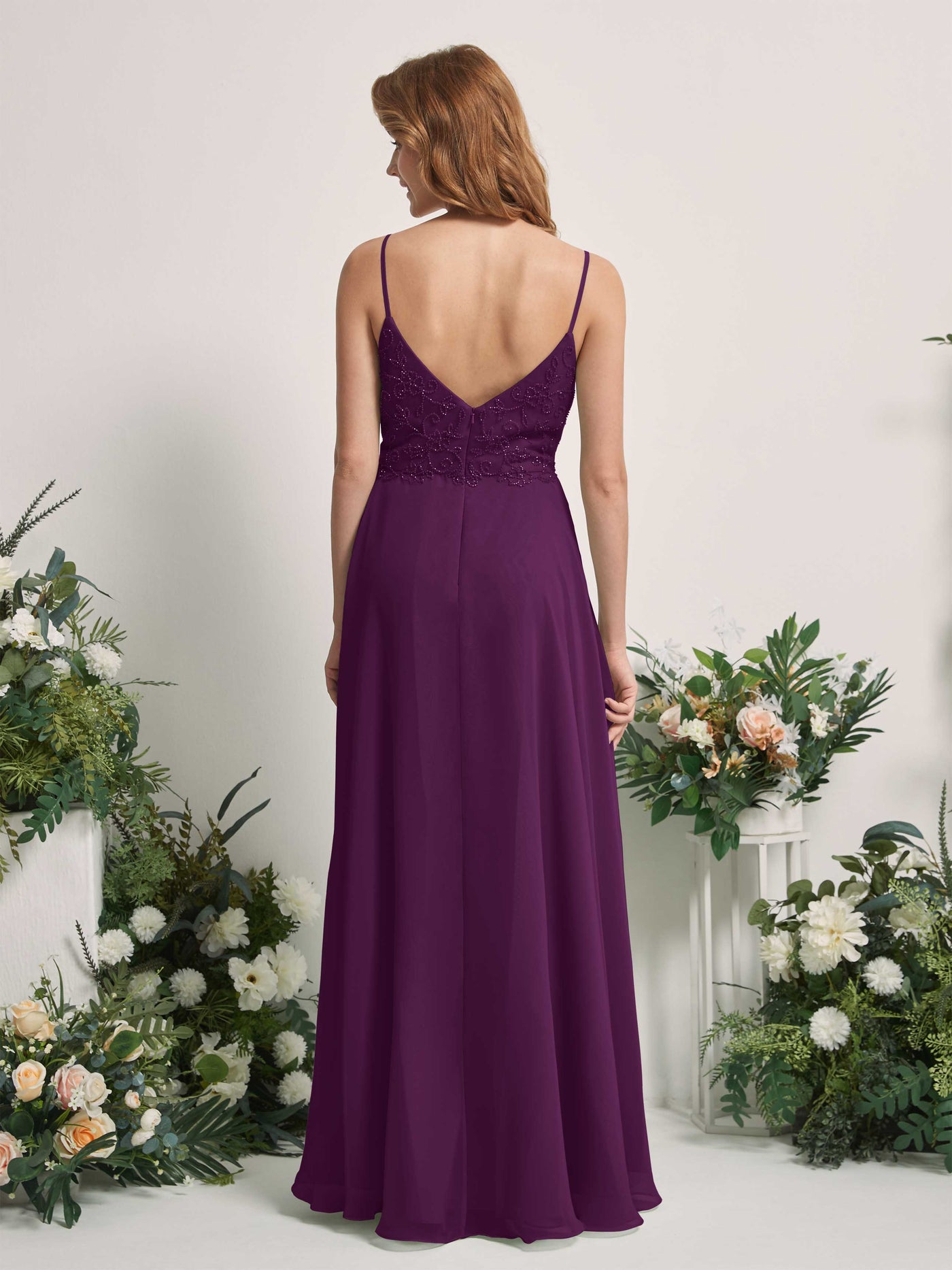 Carlyna Vestido línea A Escote en V Tirantes finos Hasta el suelo Dama de honor Uva #color_uva