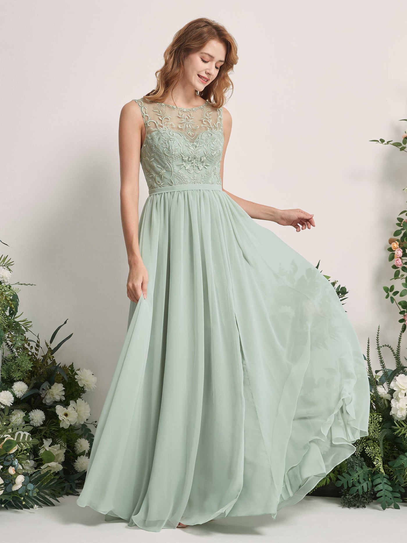 Carlyna Vestido Línea A Escote Ilusión Hasta el Suelo Vestidos de Dama de Honor Verde Salvia #color_verde-salvia