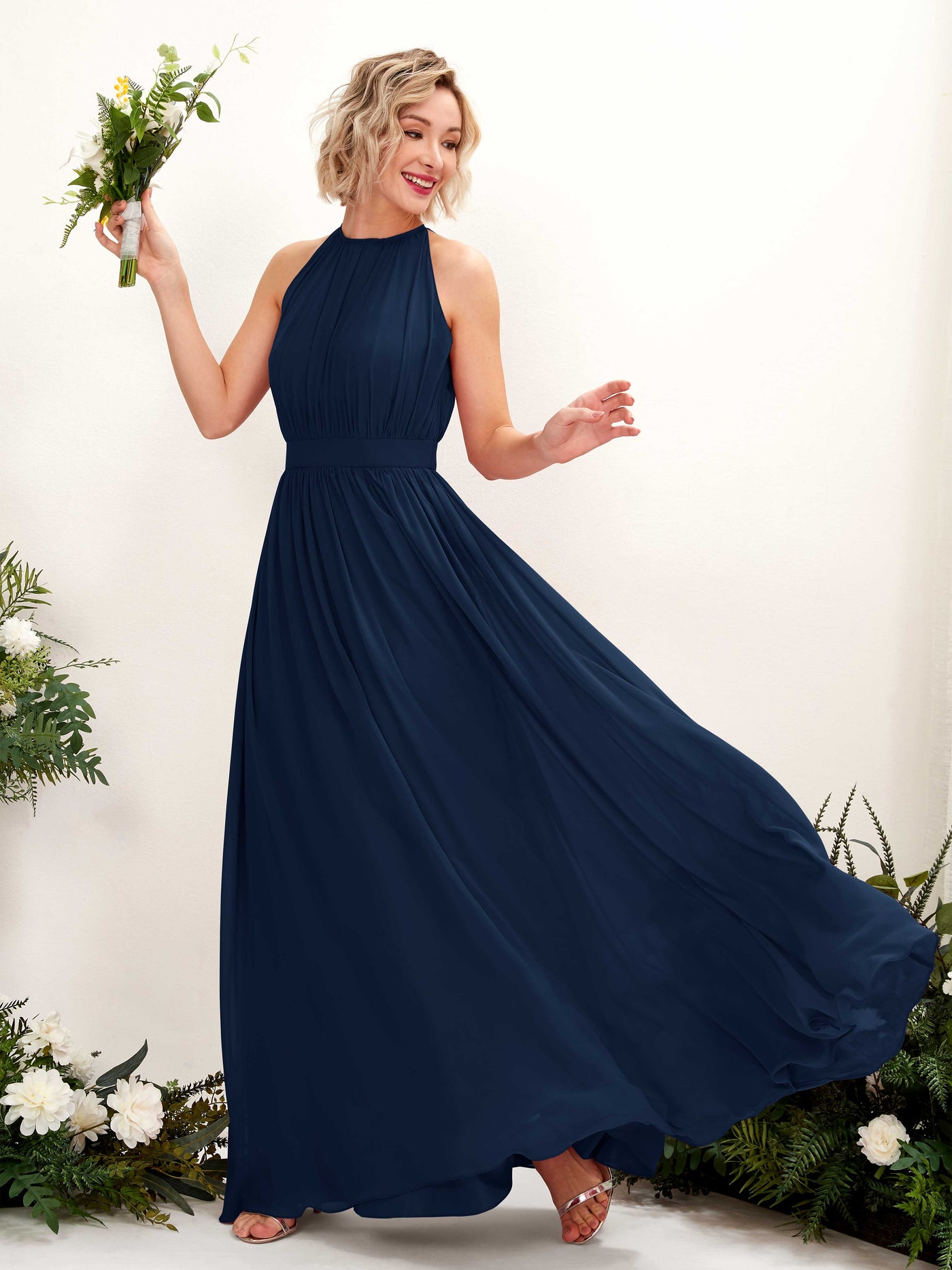 Carlyna Vestido Línea A Hasta el suelo Cuello redondo Gasa Vestidos de dama de honor Azul Marino #color_azul-marino