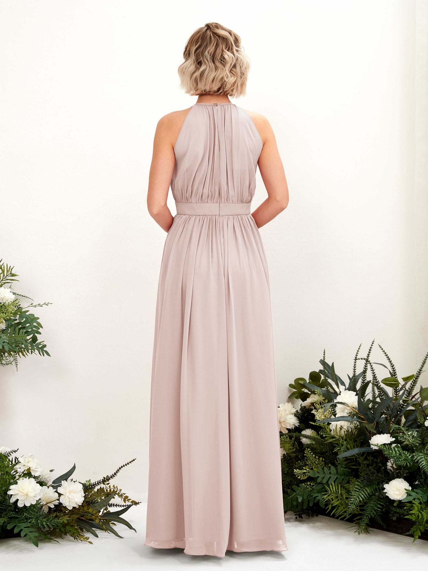 Carlyna Vestido Línea A Hasta el suelo Cuello redondo Gasa Vestidos de dama de honor Biscotti #color_biscotti