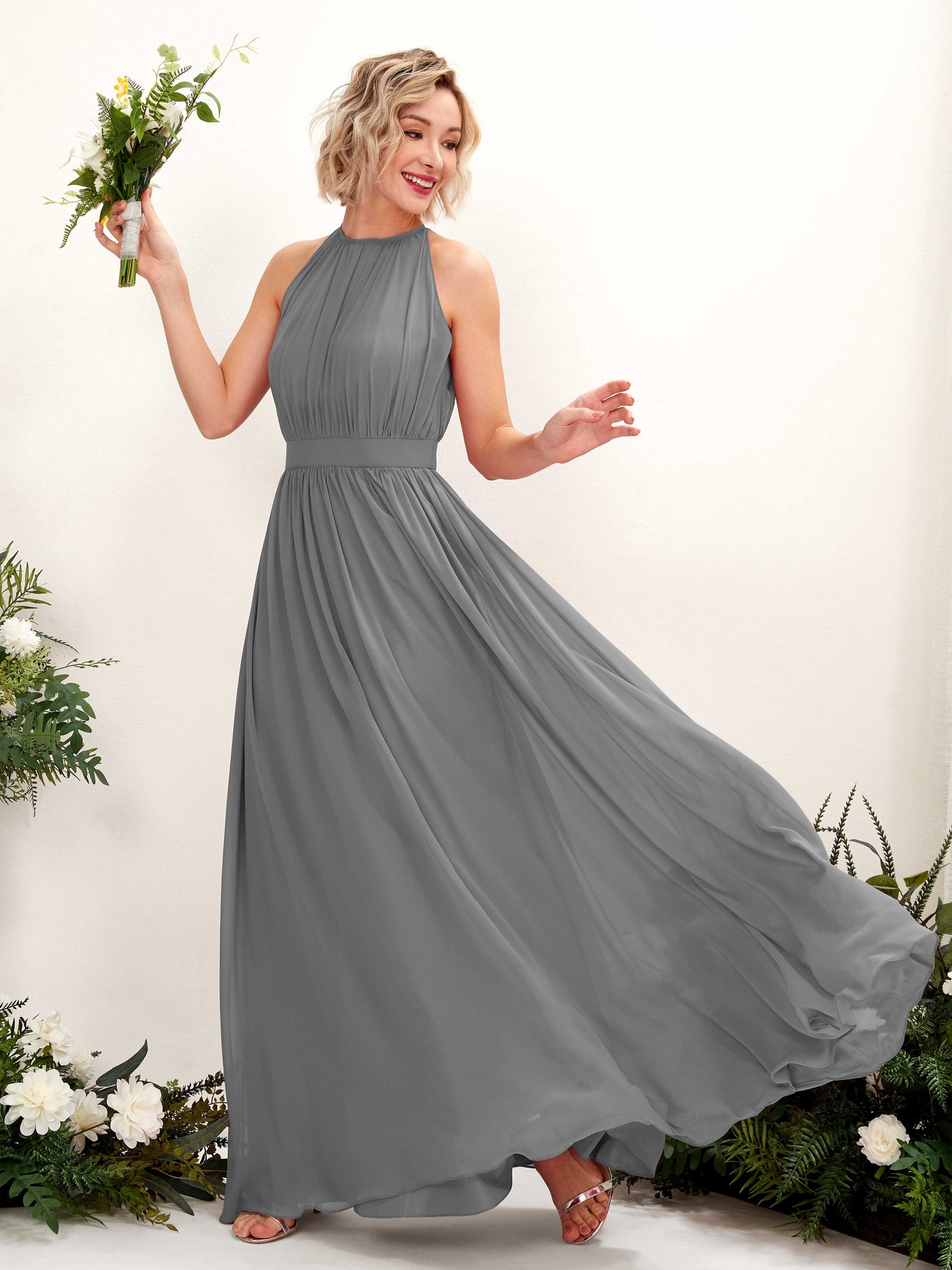 Carlyna Vestido Línea A Hasta el suelo Cuello redondo Gasa Vestidos de dama de honor Gris Acero #color_gris-acero