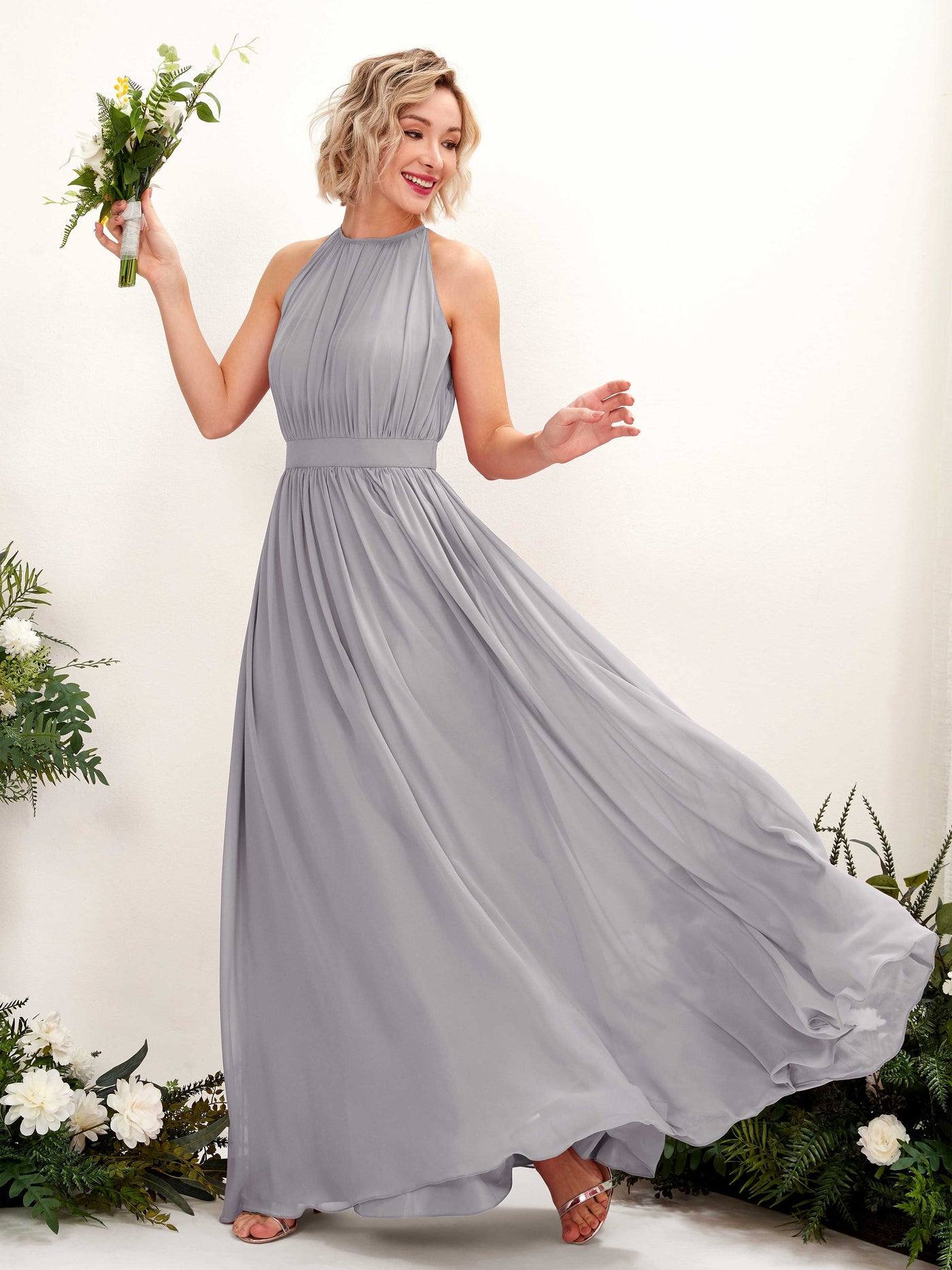 Carlyna Vestido Línea A Hasta el suelo Cuello redondo Gasa Vestidos de dama de honor Gris Paloma #color_gris-paloma