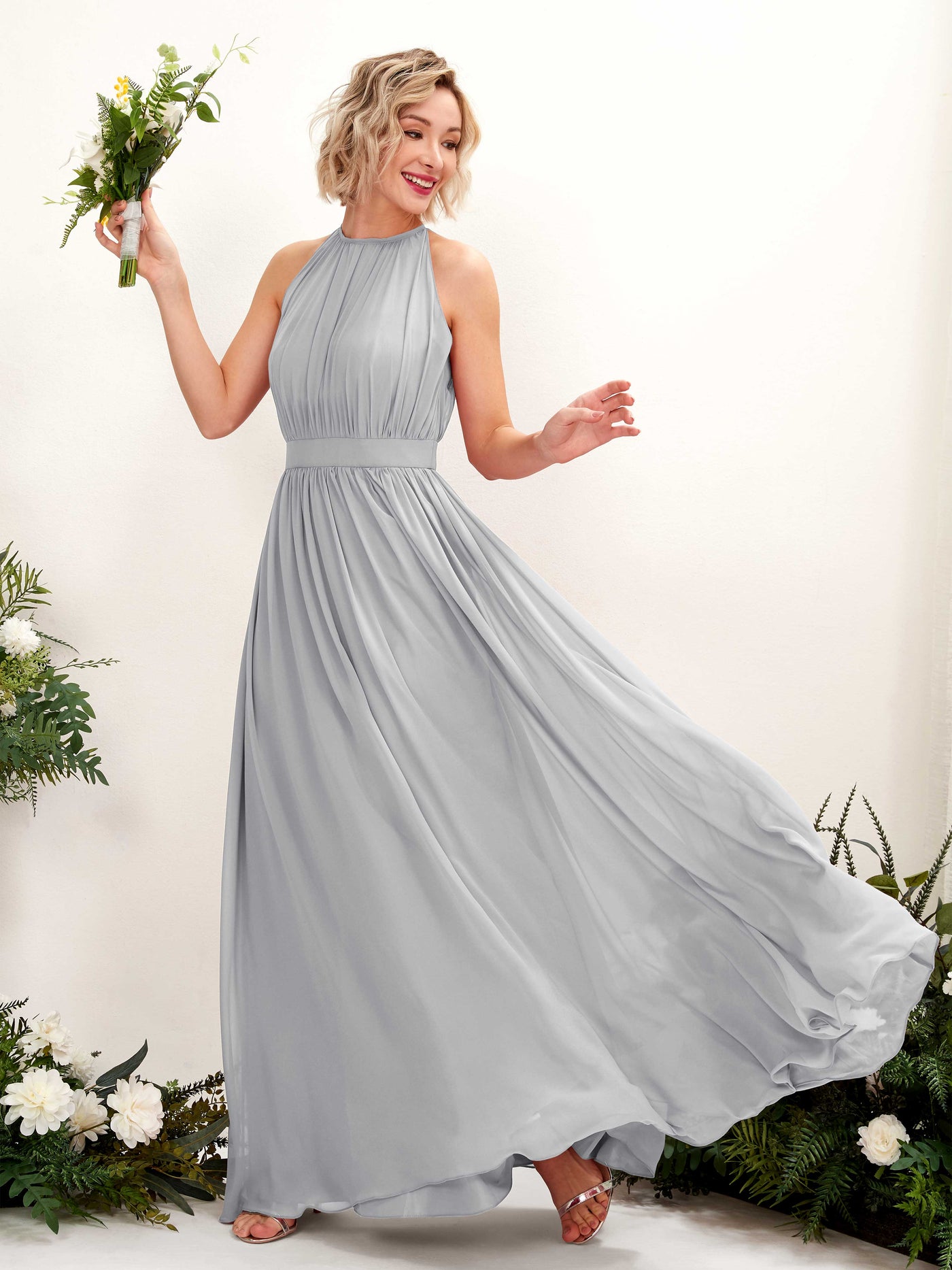Carlyna Vestido Línea A Hasta el suelo Cuello redondo Gasa Vestidos de dama de honor Plata #color_plata