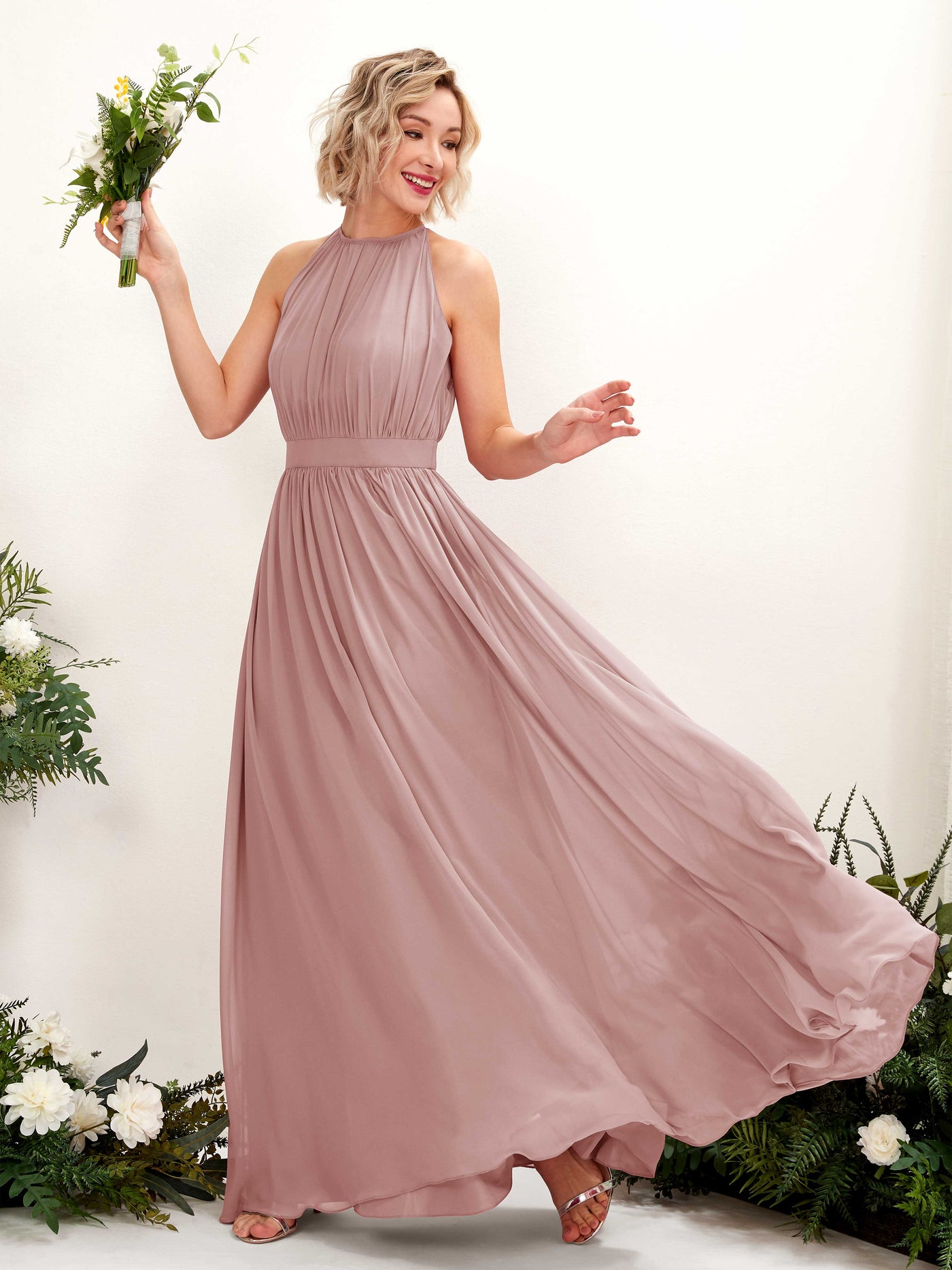 Carlyna Vestido Línea A Hasta el suelo Cuello redondo Gasa Vestidos de dama de honor Rosa Polvorienta #color_rosa-polvorienta