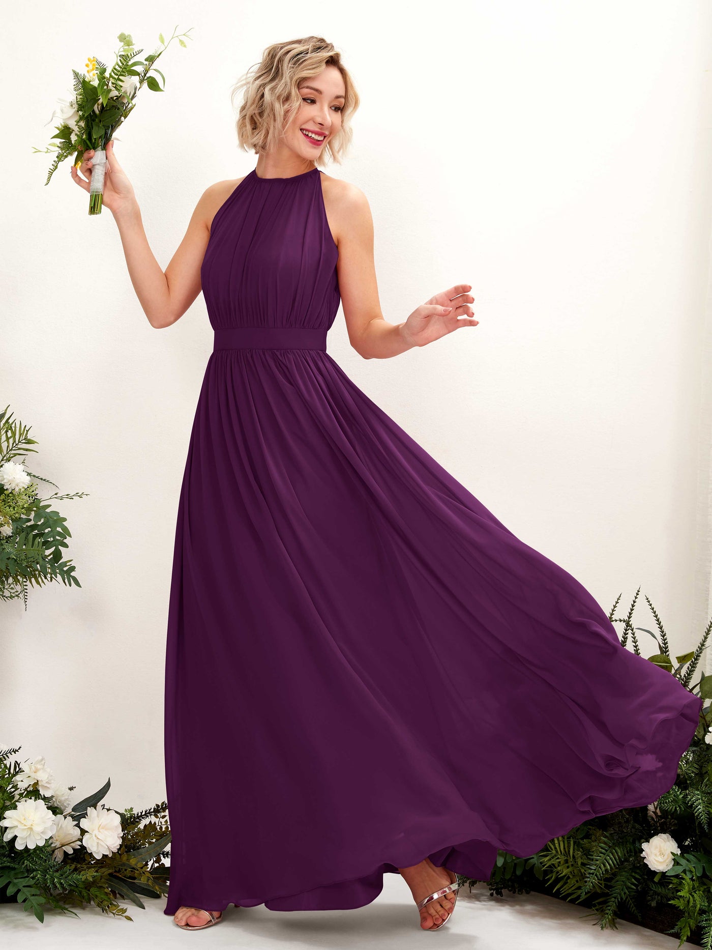 Carlyna Vestido Línea A Hasta el suelo Cuello redondo Gasa Vestidos de dama de honor Uva #color_uva