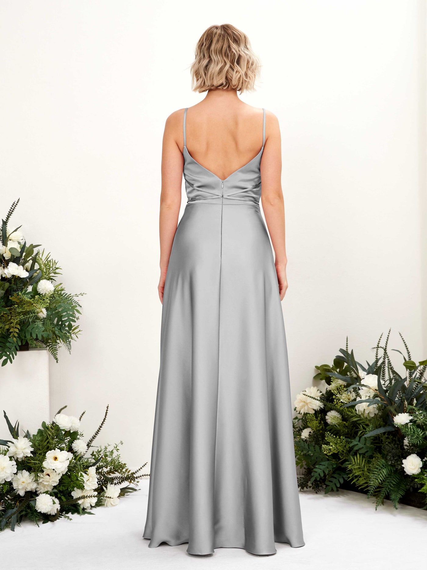 Carlyna Vestido Línea A Hasta el Suelo Escote Drapeado Vestidos de Dama de Honor Gris Paloma #color_gris-paloma