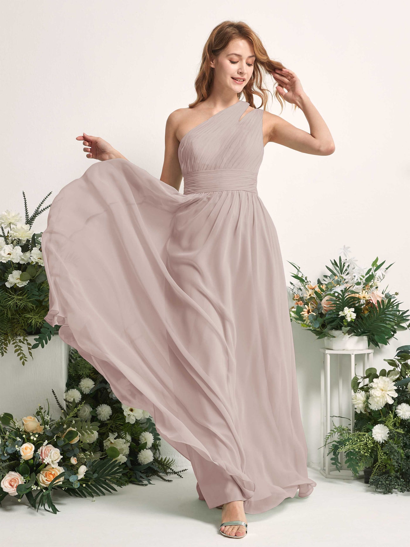 Carlyna Vestido Línea A Hasta el suelo Un Hombre Gasa Dama de honor Gris Pardo #color_gris-pardo