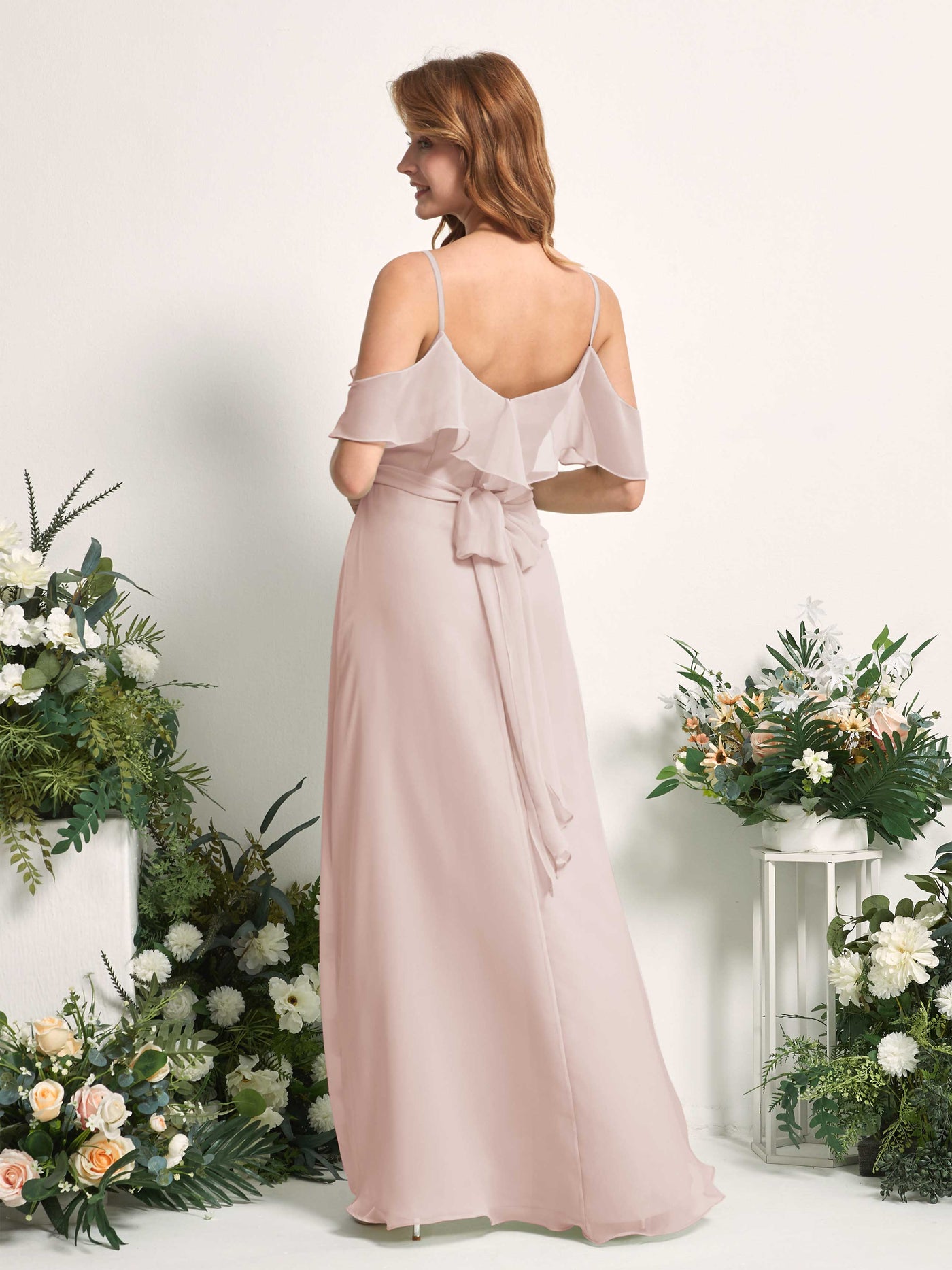 Carlyna Vestido Línea A Hombros Caídos Hasta el suelo Gasa Dama de honor Biscotti #color_biscotti