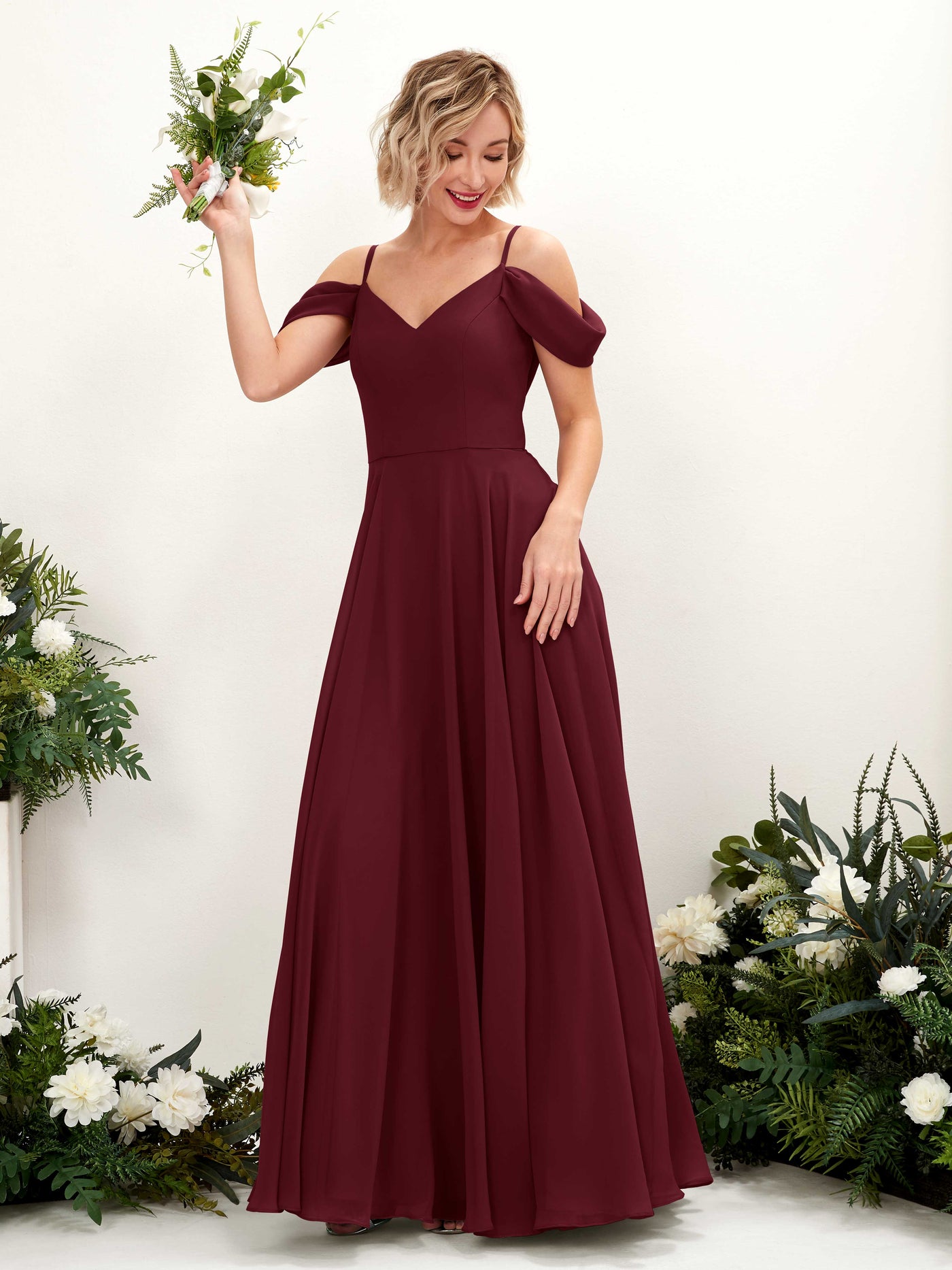 Carlyna Vestido Línea A Hombros caídos Hasta el suelo Gasa dama de honor Borgoña #color_borgo-a