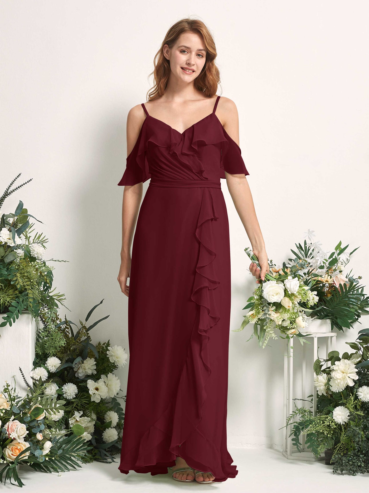 Carlyna Vestido Línea A Hombros Caídos Hasta el suelo Gasa Dama de honor Borgoña #color_borgo-a