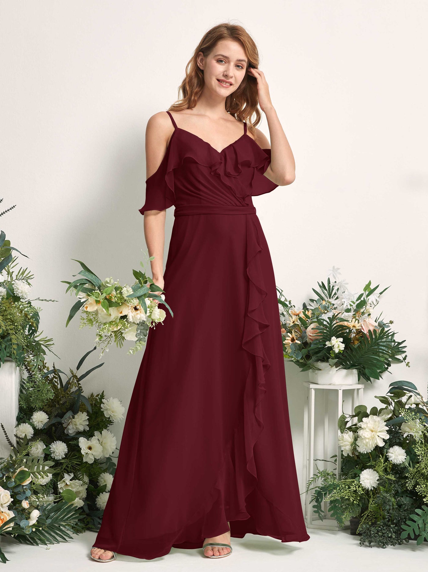 Carlyna Vestido Línea A Hombros Caídos Hasta el suelo Gasa Dama de honor Borgoña #color_borgo-a
