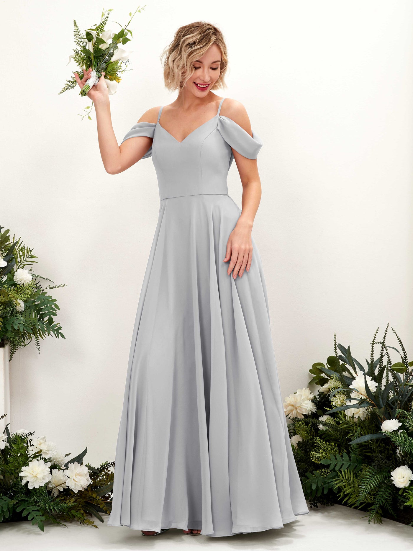 Carlyna Vestido Línea A Hombros caídos Hasta el suelo Gasa dama de honor Plata #color_plata