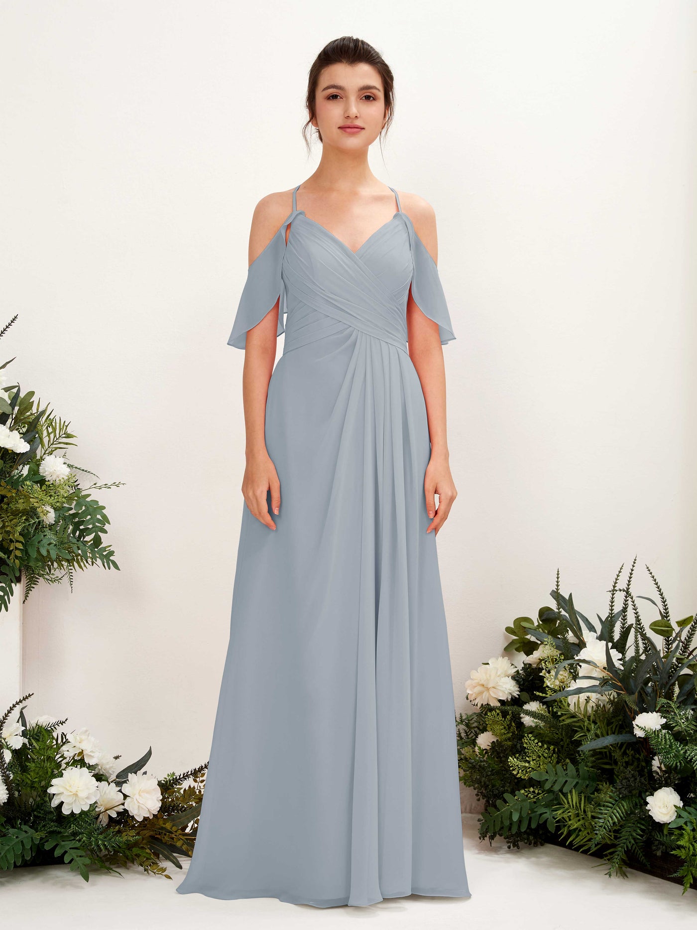 Carlyna Vestido Línea A Hombros Caídos Hasta el suelo Vestidos de dama de honor Azul Empolvado Mejorado #color_azul-empolvado-mejorado