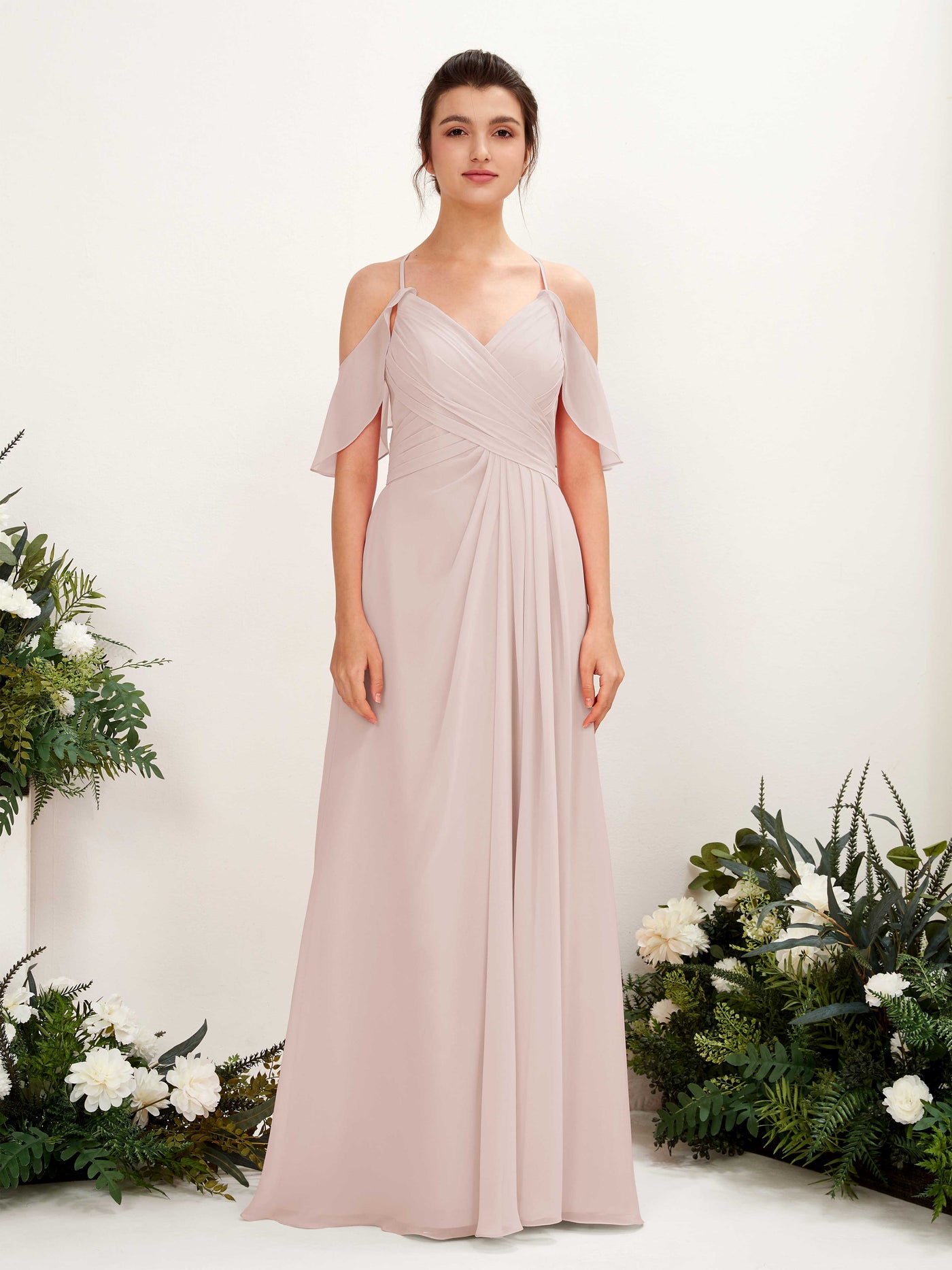Carlyna Vestido Línea A Hombros Caídos Hasta el suelo Vestidos de dama de honor Biscotti #color_biscotti
