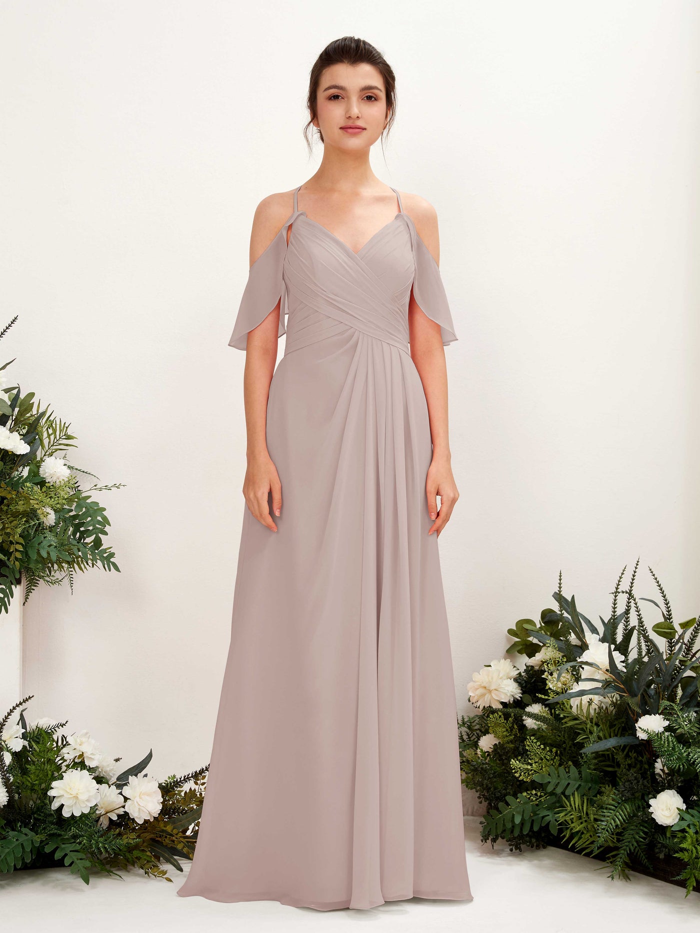 Carlyna Vestido Línea A Hombros Caídos Hasta el suelo Vestidos de dama de honor Gris Pardo #color_gris-pardo