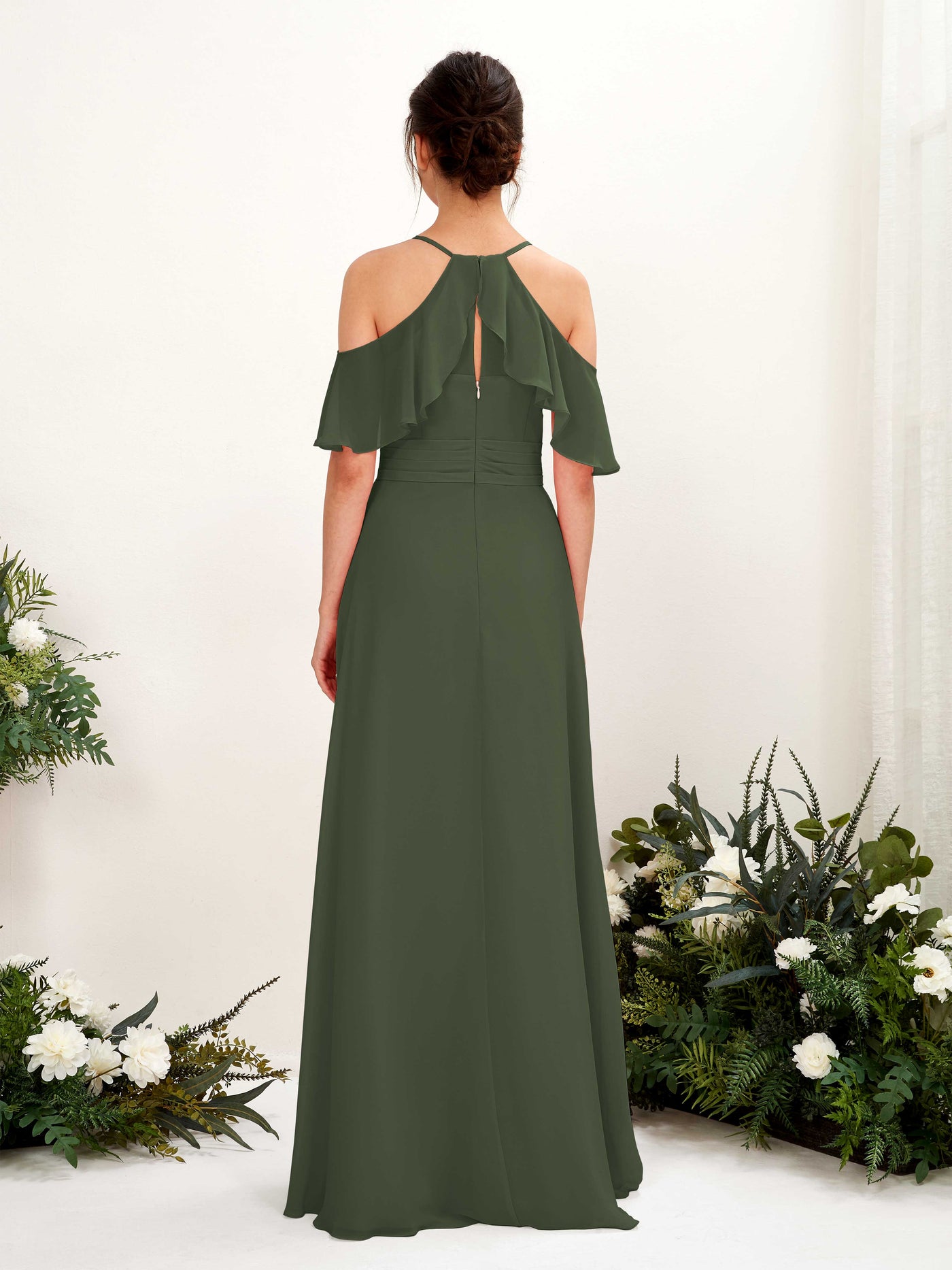 Carlyna Vestido Línea A Hombros Caídos Hasta el suelo Vestidos de dama de honor Oliva Martini #color_oliva-martini