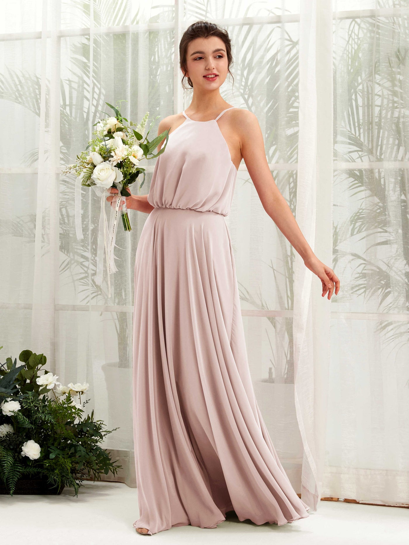 Carlyna Vestido línea A tirantes finos gasa hasta el suelo Biscotti #color_biscotti