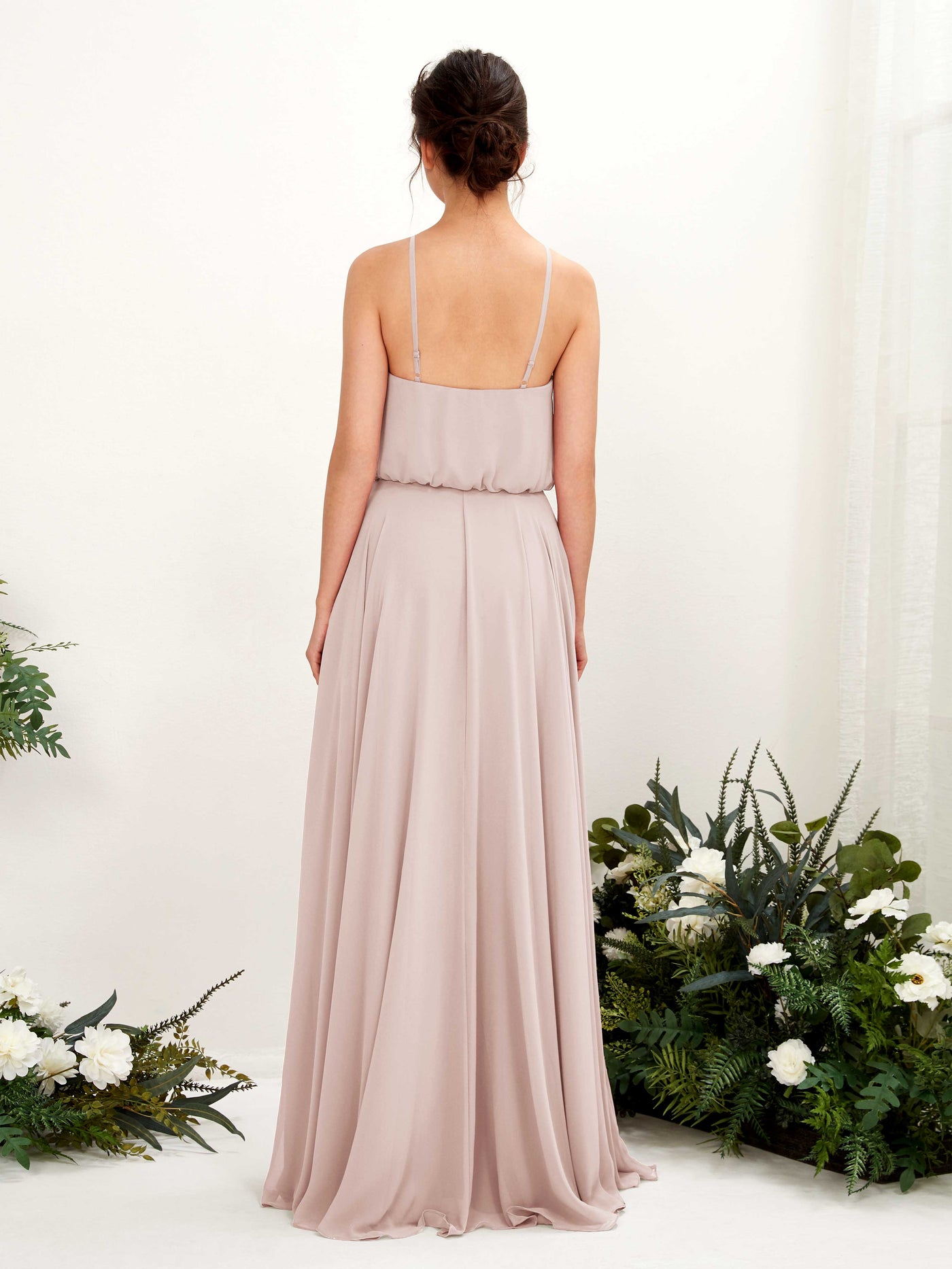 Carlyna Vestido línea A tirantes finos gasa hasta el suelo Biscotti #color_biscotti
