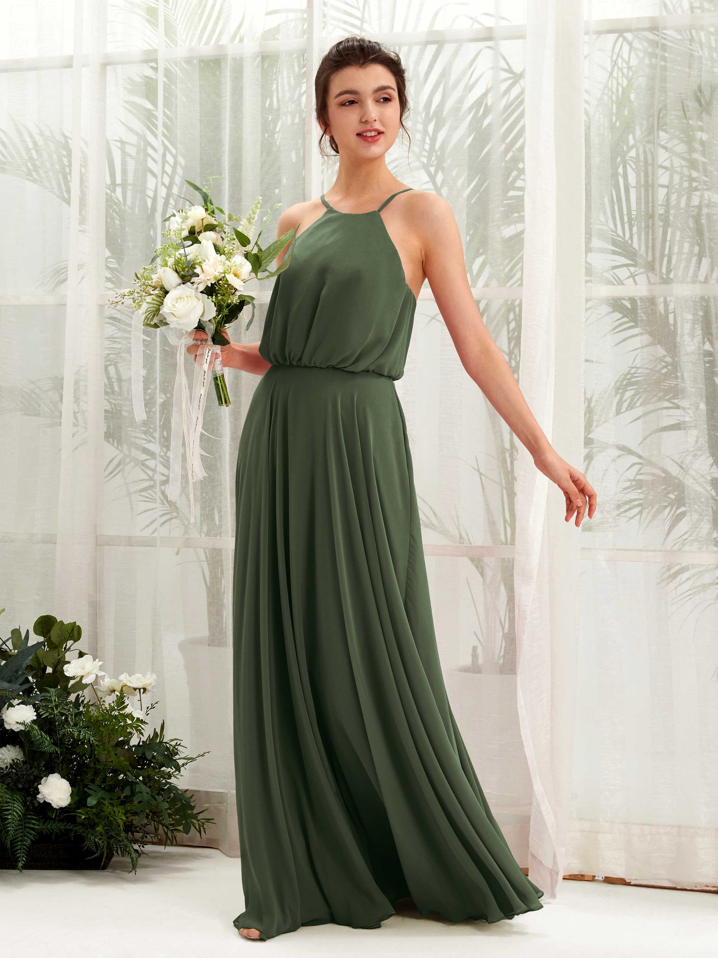 Carlyna Vestido línea A tirantes finos gasa hasta el suelo Oliva Martini #color_oliva-martini