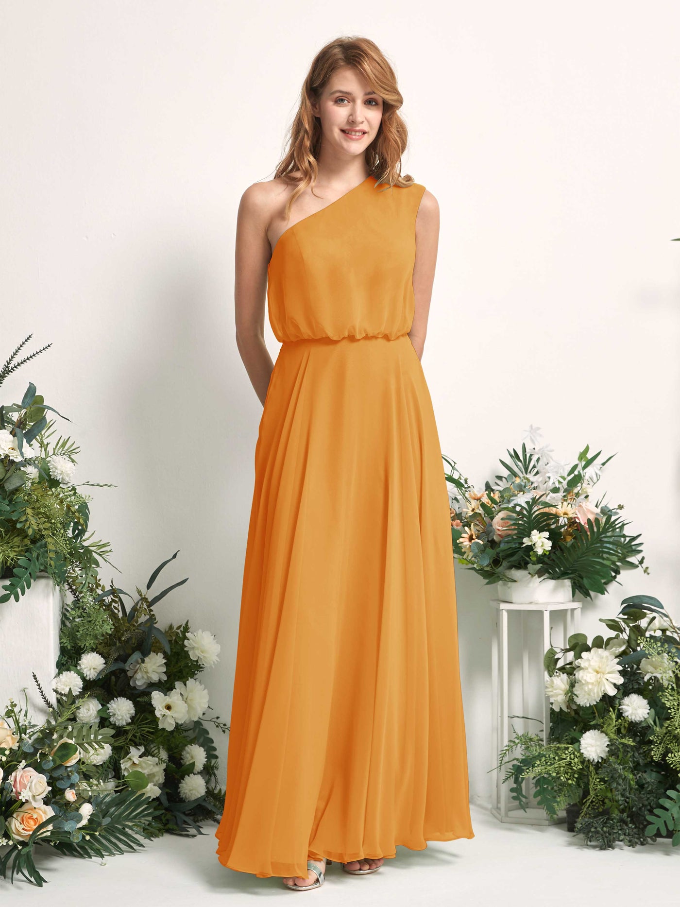 Carlyna Vestido Línea A Un Hombre Hasta el Suelo Vestidos de Dama de Honor Mango #color_mango