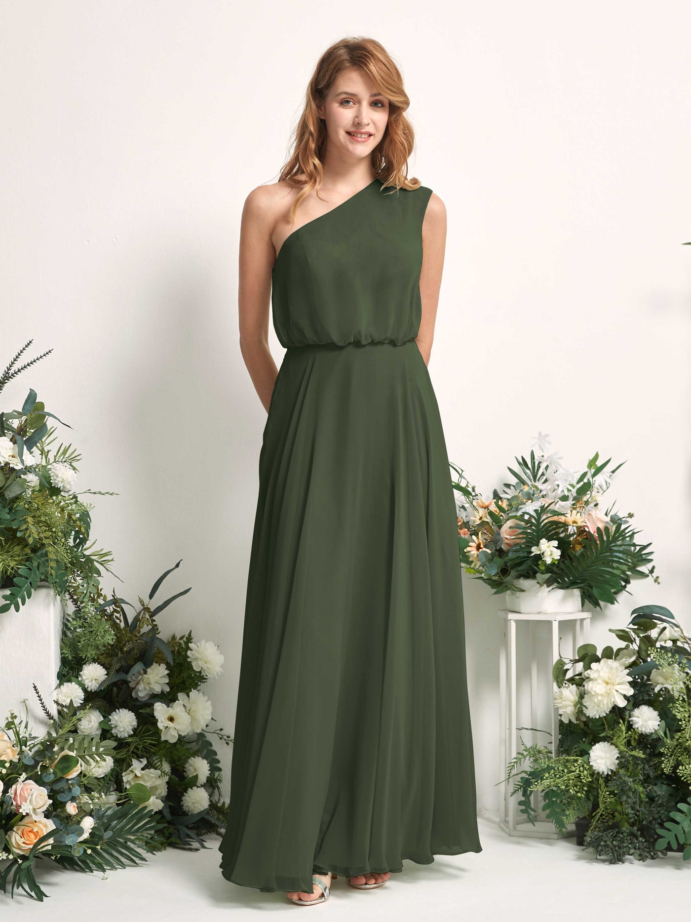 Carlyna Vestido Línea A Un Hombre Hasta el Suelo Vestidos de Dama de Honor Oliva Martini #color_oliva-martini