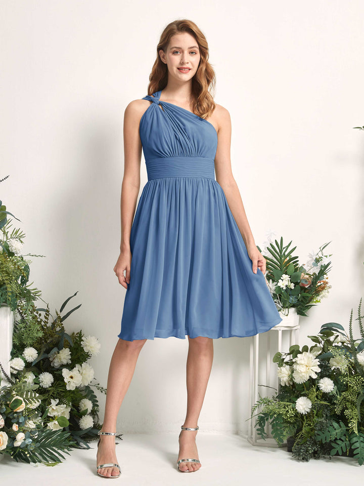 Carlyna Vestido Línea A un hombro hasta la rodilla fruncido de gasa dama de honor Azul polvoriento 