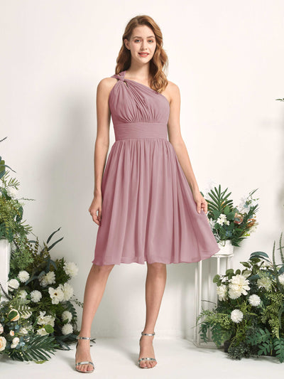 Carlyna Vestido Línea A un hombro hasta la rodilla fruncido de gasa dama de honor Malva Clásico #color_malva-cl-sico