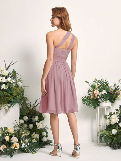 Carlyna Vestido Línea A un hombro hasta la rodilla fruncido de gasa dama de honor Malva Clásico #color_malva-cl-sico