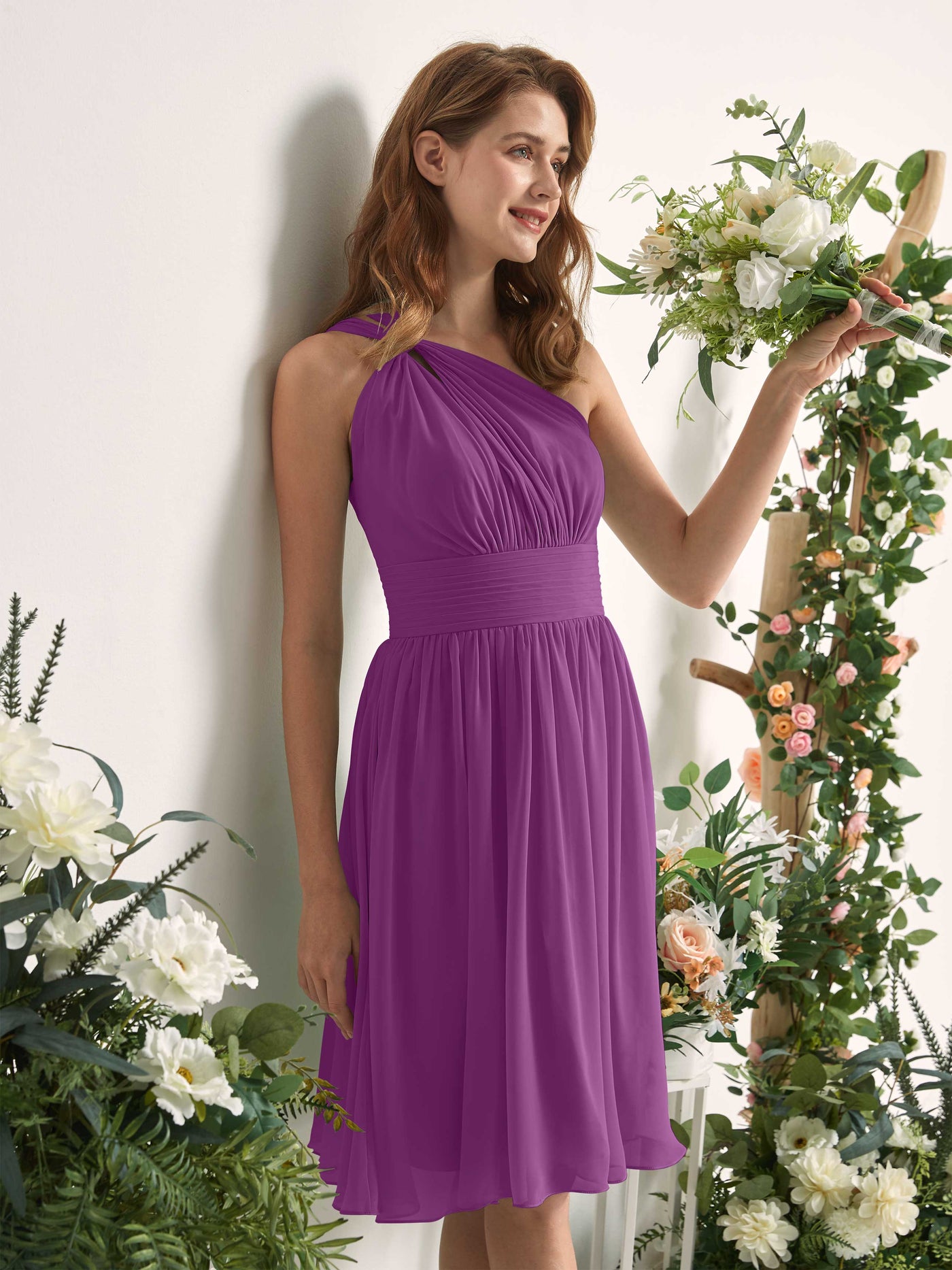 Carlyna Vestido Línea A un hombro hasta la rodilla fruncido de gasa dama de honor Púrpura #color_p-rpura