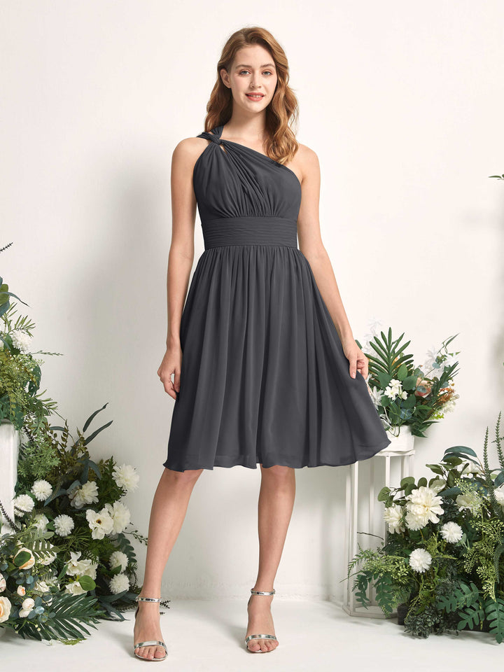 Carlyna Vestido Línea A un hombro hasta la rodilla fruncido de gasa dama de honor Peltre 