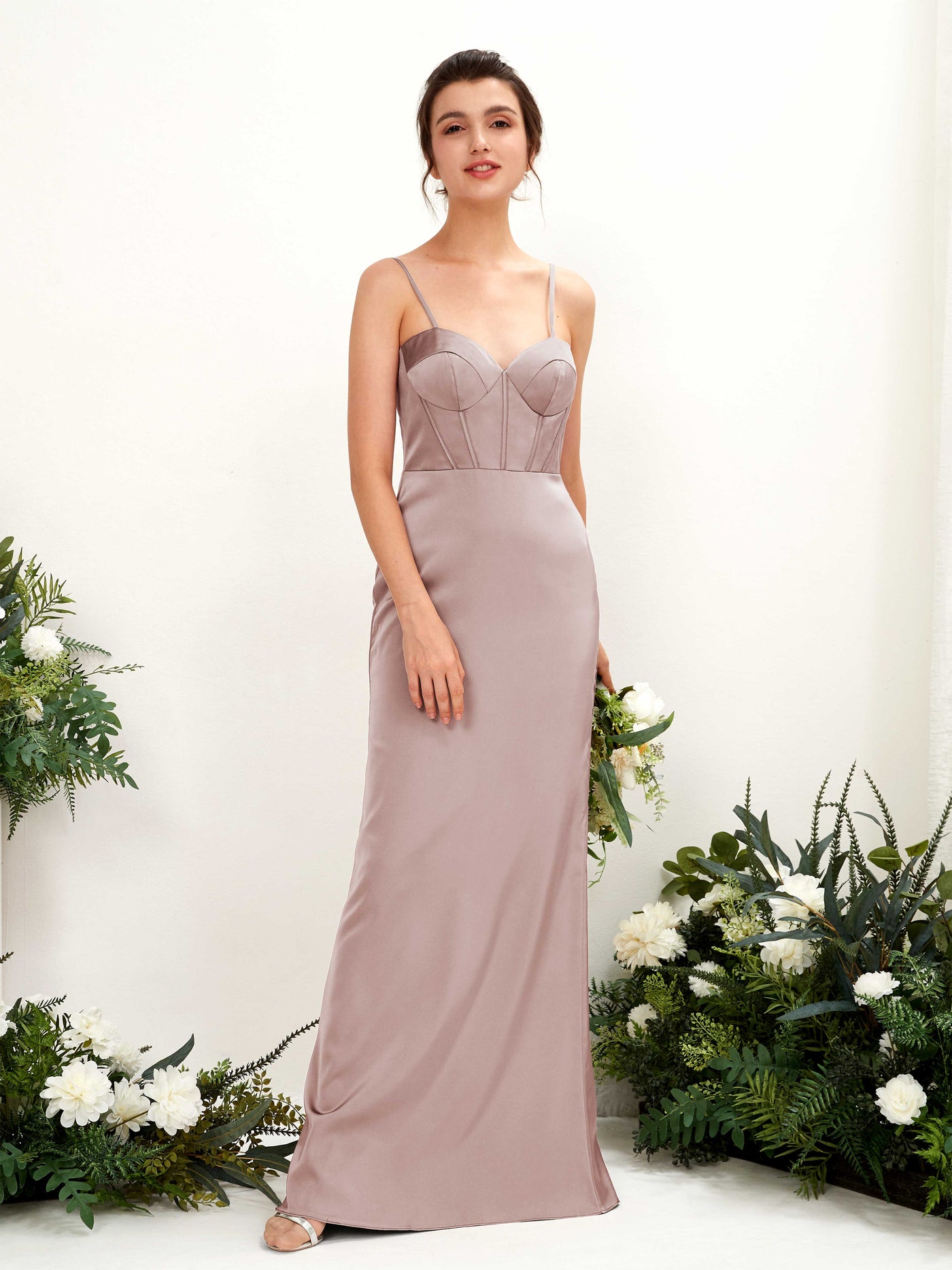 Carlyna Vestido tubo satén cuello corazón hasta el suelo dama de honor Rosa Polvorienta #color_rosa-polvorienta