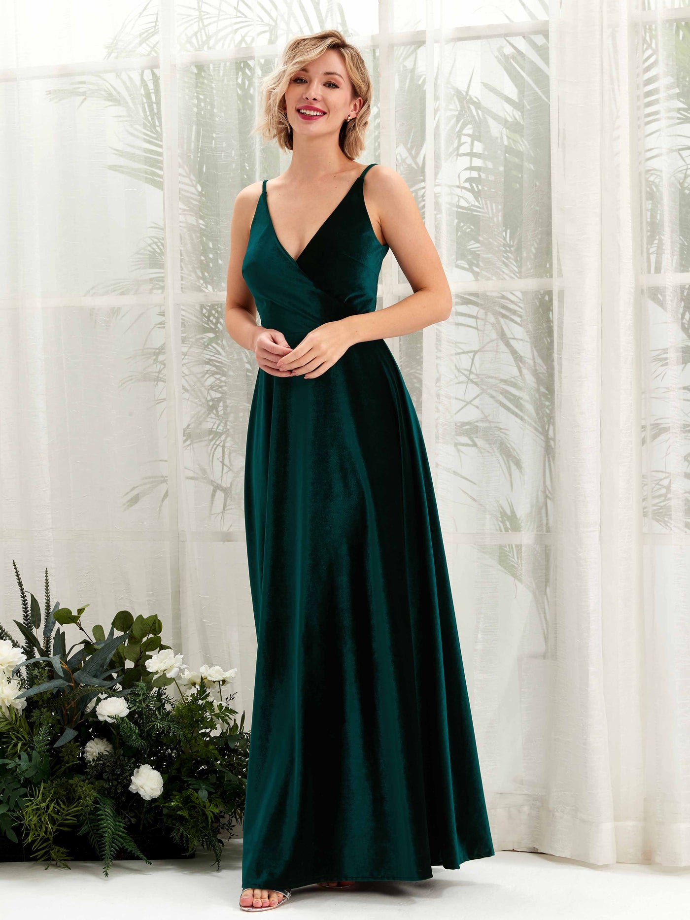 Carlyna Vestidos Línea A Escote en V Hasta el suelo Terciopelo Vestidos de dama de honor Verde Militer #color_verde-militer
