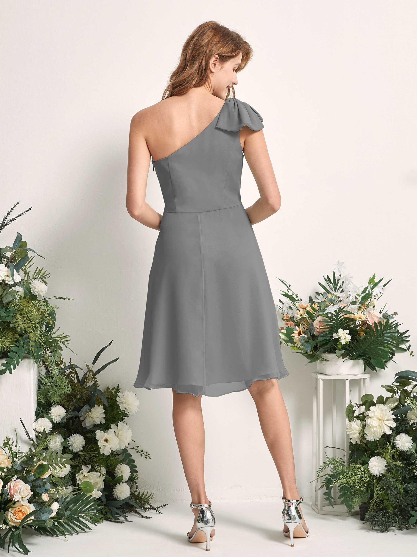 Carlyna Vestidos Línea A Un Hombro Skater de dama de honor Gris Acero #color_gris-acero