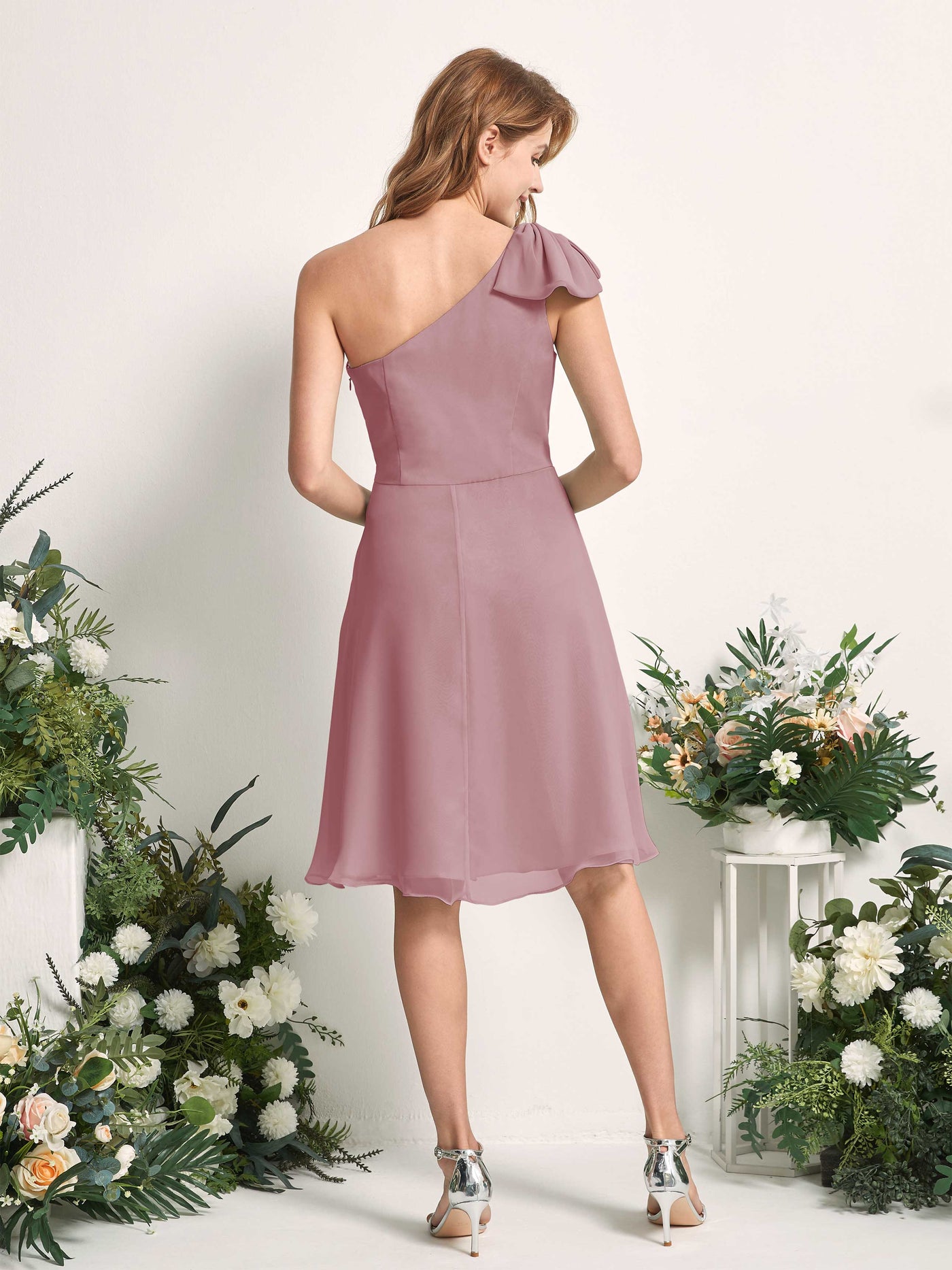 Carlyna Vestidos Línea A Un Hombro Skater de dama de honor Malva Clásico #color_malva-cl-sico