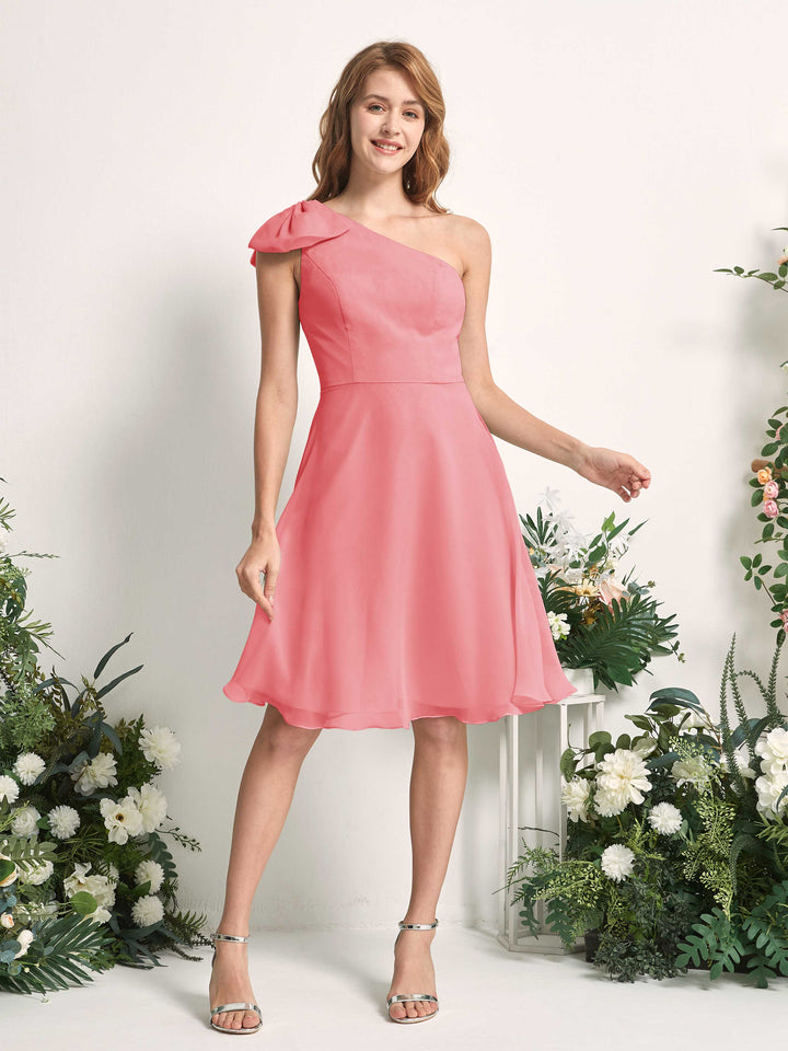 Carlyna Vestidos Línea A Un Hombro Skater de dama de honor Rosa Coral 