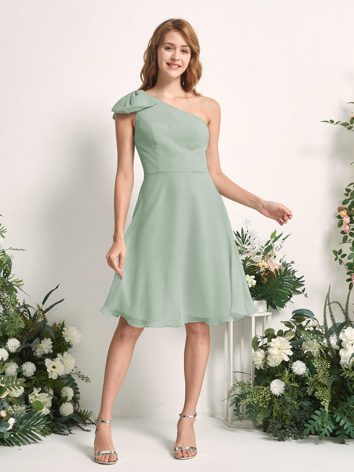 Carlyna Vestidos Línea A Un Hombro Skater de dama de honor Verde Salvia 